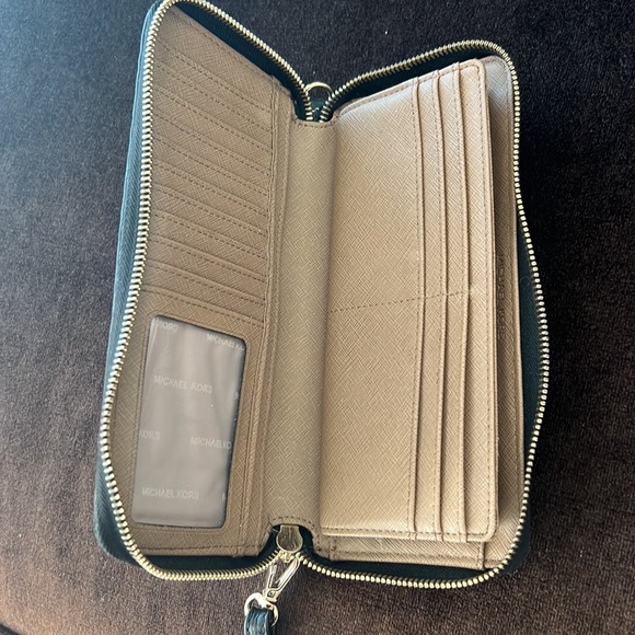 MICHAEL KORS wallet - Picture 3 of 3